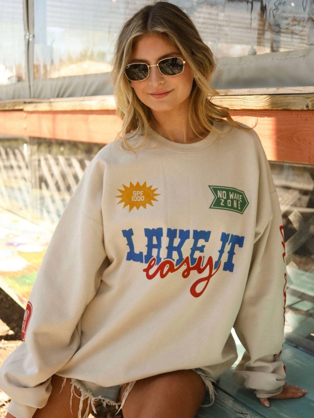 'Lake It Easy' Sweatshirt (XL)